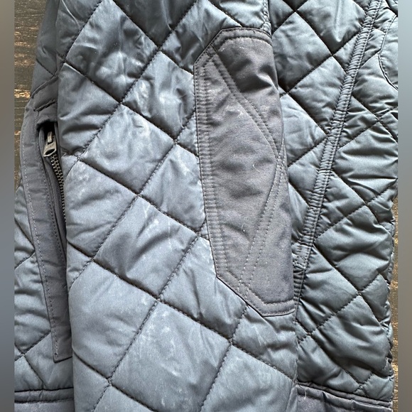 Abercrombie & Fitch Quilted Jacket with light padding. Size XS - Picture 11 of 11